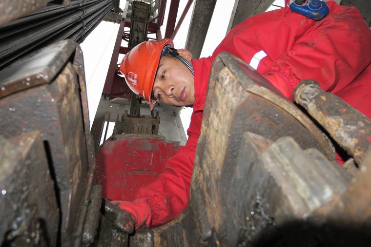 河南油田“人人达标”提高操作队伍技能