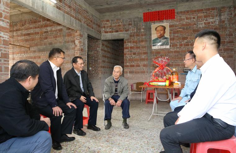 慰问老党员阳春市副市长冯帮邢,广州石化相关部门负责人,八甲镇,峰高